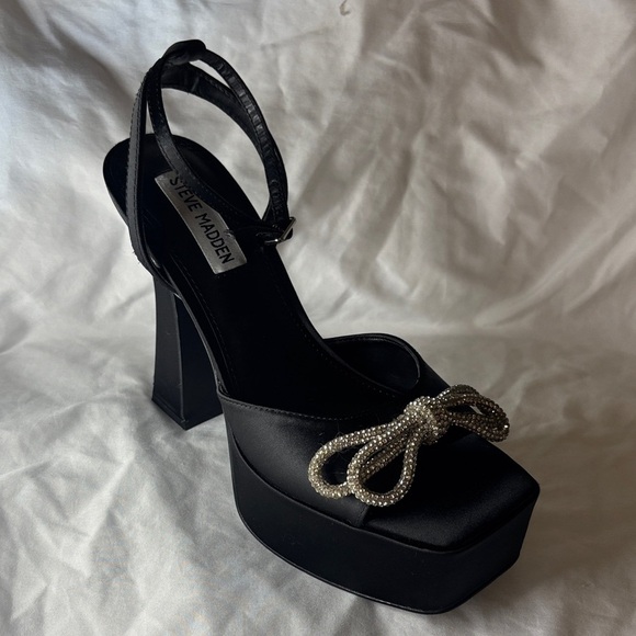 Steve Madden Darla Satin Black Heels with Rhinestone Bows 8.5 - Picture 3 of 6
